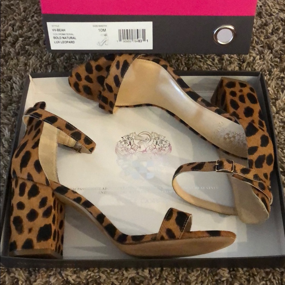 Vince Camuto sz 10 Bold Natural Lux Leopard Heels